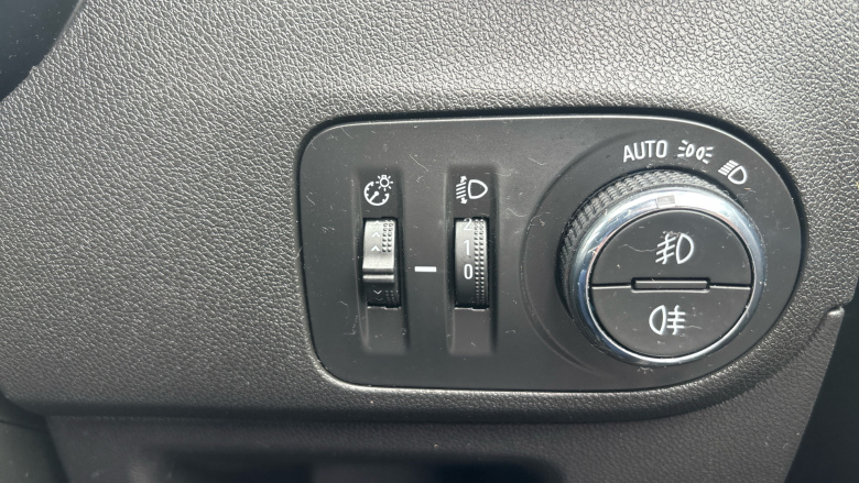 Vauxhall Crossland X 1.2T ecoTec [110] Tech Line Nav 5dr [6 Spd] [S/S] Petrol Hatchback